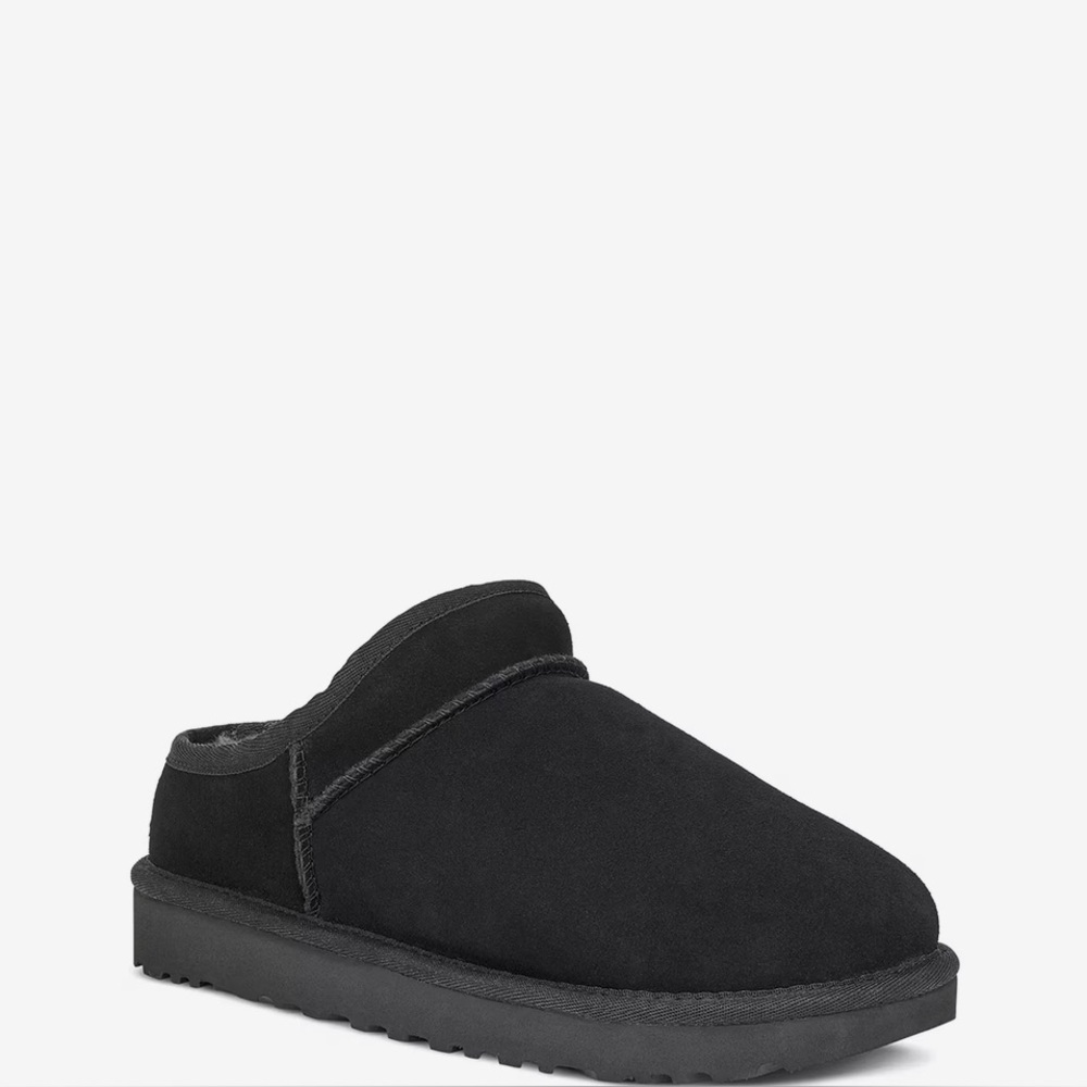UGG classic slipper sz 9